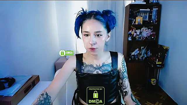 dakota senju online show from December 13, 7:10 pm