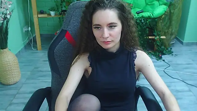 Snapshot of Miss_Barbara_ chatting on February 1, 12:51 am Miss Barbara online show from February 1, 12:51 am