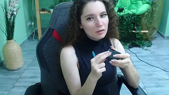 Snapshot of Miss_Barbara_ chatting on February 5, 1:15 am Miss Barbara online show from February 5, 1:15 am