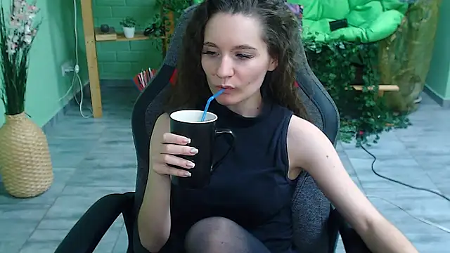 Snapshot of Miss_Barbara_ chatting on February 7, 11:03 pm Miss Barbara online show from February 7, 11:03 pm