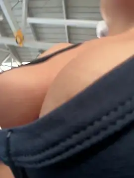 Nathcurly  online show from April 6, 8:10 pm