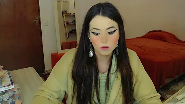 Sophie Fantasys online show from June 8, 12:58 am