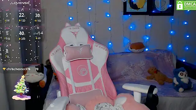 Snapshot of LeahGottty chatting on December 19, 6:23 pm LeahGottty online show from December 19, 6:23 pm