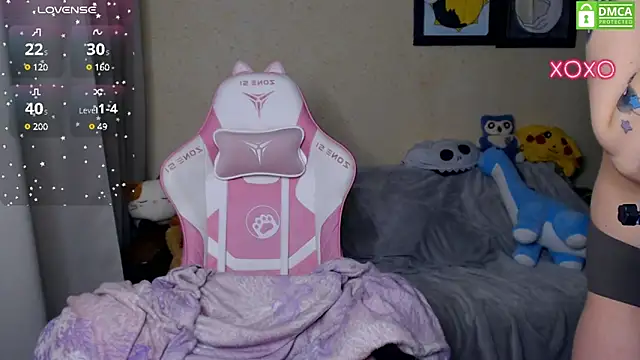 Snapshot of LeahGottty chatting on January 21, 3:37 am LeahGottty online show from January 21, 3:37 am