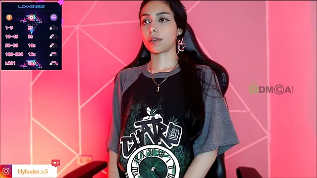 lilylouisee online show from November 19, 4:29 pm