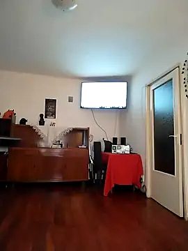 NaughtYHomemadE online show from December 7, 11:40 am