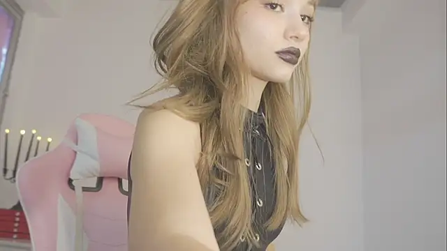 Snapshot of Stryxcy chatting on March 5, 9:27 am Stryxcy online show from March 5, 9:27 am