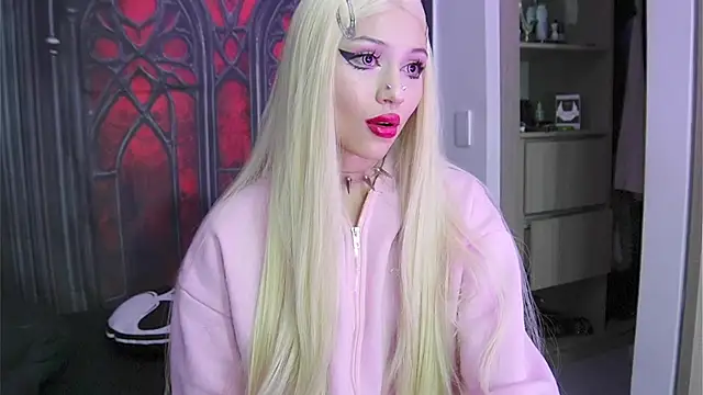 Snapshot of Stryxcy chatting on January 9, 2:36 am Stryxcy online show from January 9, 2:36 am