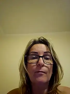 Snapshot of Steffi45 chatting on January 9, 6:17 am Steffi45 online show from January 9, 6:17 am