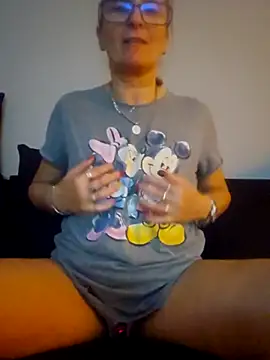 Snapshot of Steffi45 chatting on October 21, 1:12 pm Steffi45 online show from October 21, 1:12 pm