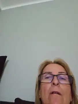 Snapshot of Steffi45 chatting on June 1, 10:17 am Steffi45 online show from June 1, 10:17 am