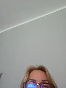 Snapshot of Steffi45 chatting on June 5, 9:26 am Steffi45 online show from June 5, 9:26 am