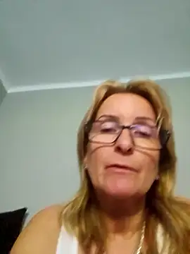 Snapshot of Steffi45 chatting on June 15, 6:26 am Steffi45 online show from June 15, 6:26 am