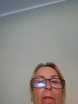 Snapshot of Steffi45 chatting on July 2, 6:41 am Steffi45 online show from July 2, 6:41 am