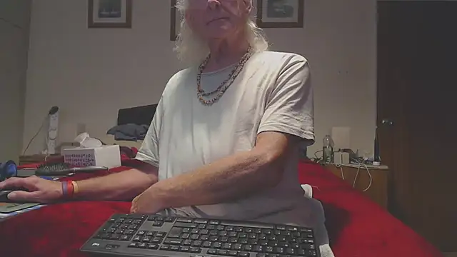 WaverlyKernow online show from December 20, 10:00 am