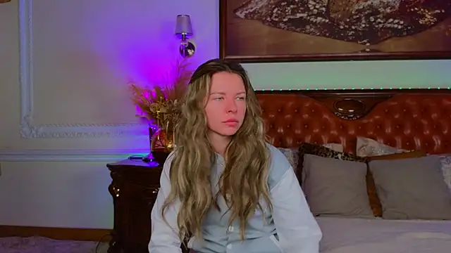 Real Tini online show from November 17, 6:19 am