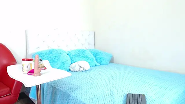 luna hoott online show from March 6, 5:33 pm