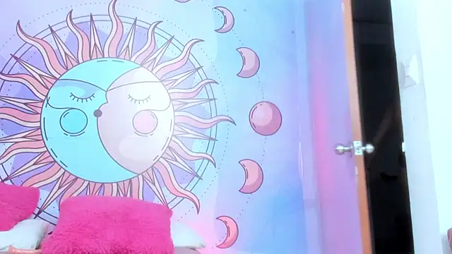 luna hoott online show from April 18, 7:58 pm