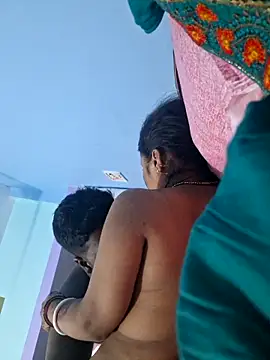 Snapshot of Crezy-Queen01 chatting on October 7, 3:53 pm Crezy-Queen01 online show from October 7, 3:53 pm