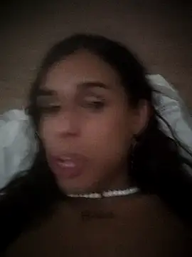 Snapshot of pretty_ariiel chatting on July 30, 3:05 am pretty ariiel online show from July 30, 3:05 am