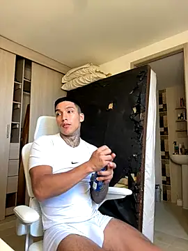 Snapshot of sendfer chatting on September 26, 8:35 pm sendfer online show from September 26, 8:35 pm