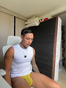 Snapshot of sendfer chatting on July 13, 7:05 pm sendfer online show from July 13, 7:05 pm