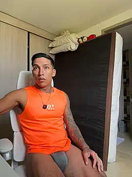 Snapshot of sendfer chatting on July 14, 6:57 pm sendfer online show from July 14, 6:57 pm