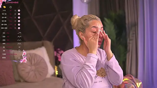 VictoriaMorrone online show from February 23, 1:32 pm