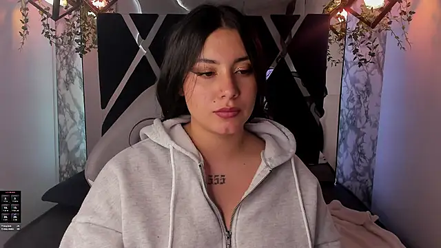 Snapshot of Lia_14_ chatting on December 31, 3:20 pm Lia 14  online show from December 31, 3:20 pm