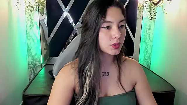 Snapshot of Lia_14_ chatting on February 7, 11:45 am Lia 14  online show from February 7, 11:45 am