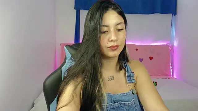 Snapshot of Lia_14_ chatting on February 23, 7:49 pm Lia 14  online show from February 23, 7:49 pm