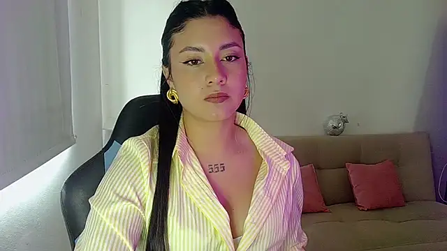 Lia 14  online show from July 23, 4:27 pm