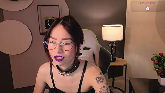 Snapshot of rosse_98_ chatting on July 11, 1:36 pm rosse 98 online show from July 11, 1:36 pm