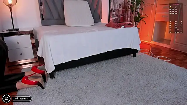 missatenea online show from March 21, 1:45 pm