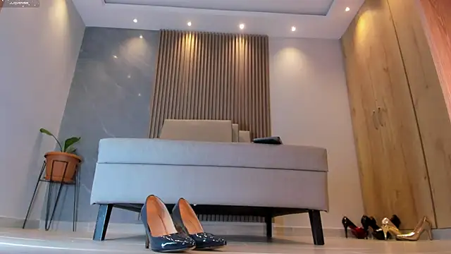 Snapshot of Katherinlevinee1 chatting on December 23, 10:44 pm Katherinlevinee1 online show from December 23, 10:44 pm