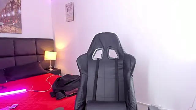 Snapshot of Megan_Miles02 chatting on March 14, 2:10 am Megan Miles02 online show from March 14, 2:10 am