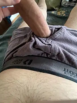 Snapshot of SuperHardBoy12 chatting on December 2, 5:57 am SuperHardBoy12 online show from December 2, 5:57 am