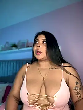 Snapshot of Emily_cooper20 chatting on November 1, 11:18 pm Emily cooper20 online show from November 1, 11:18 pm