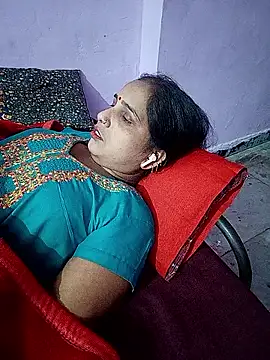 reemacouple007 online show from March 21, 8:45 pm