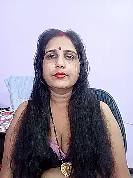 Snapshot of reemacouple007 chatting on May 6, 7:13 am reemacouple007 online show from May 6, 7:13 am