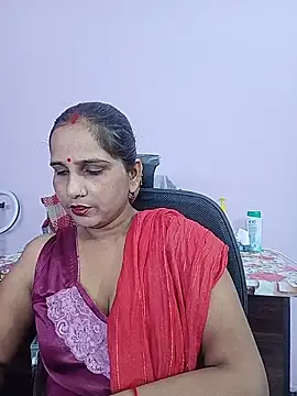 Snapshot of reemacouple007 chatting on May 13, 6:00 am reemacouple007 online show from May 13, 6:00 am