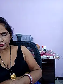 Snapshot of reemacouple007 chatting on May 15, 6:31 am reemacouple007 online show from May 15, 6:31 am