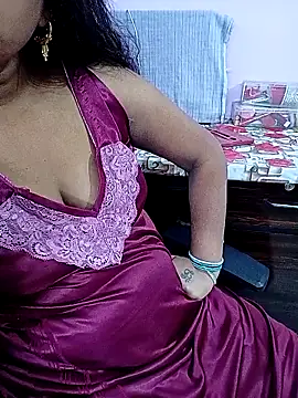 Snapshot of reemacouple007 chatting on June 5, 7:58 am reemacouple007 online show from June 5, 7:58 am