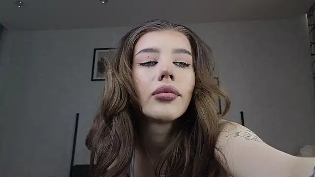 dolly ll online show from March 22, 1:30 pm