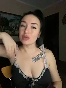 Roxana Bell online show from December 5, 12:47 pm