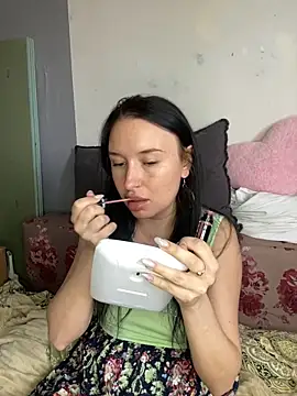 Roxana Bell online show from April 24, 11:34 am