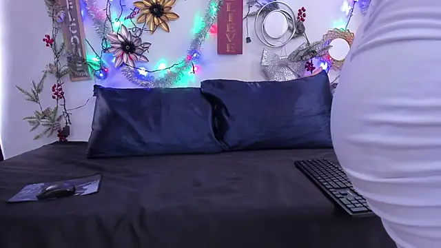 Snapshot of paolitakens chatting on December 17, 2:22 pm paolitakens online show from December 17, 2:22 pm