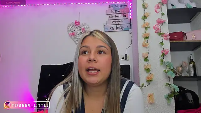 little tifanny82 online show from December 17, 10:22 pm
