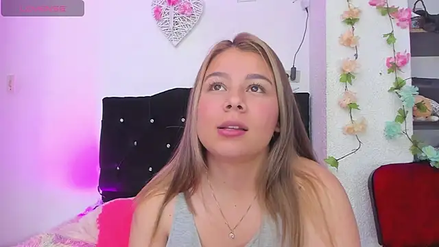 little tifanny82 online show from February 18, 3:10 pm