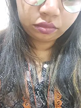 Ravina patil1 online show from February 5, 7:31 pm